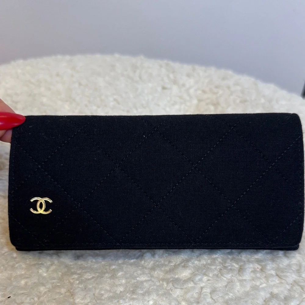 CHANEL Women's Aviator Glasses in Black